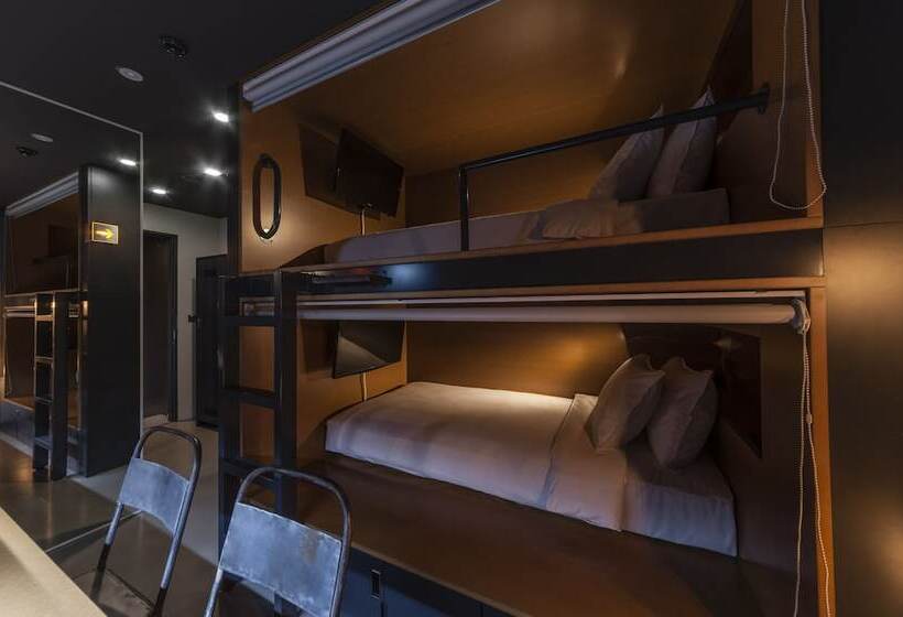 Quarto Quádruplo Estandar, Cappuccino