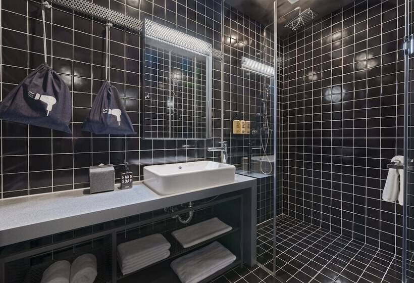 Quarto Quádruplo Estandar, Cappuccino