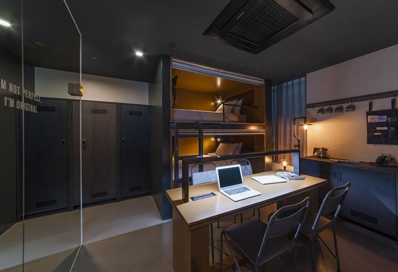 Quarto Quádruplo Estandar, Cappuccino