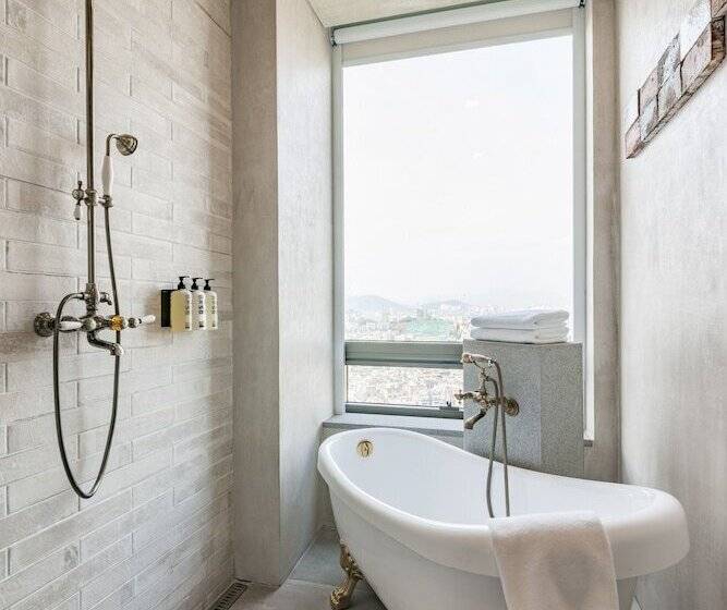 Escritório Estándar, Cappuccino