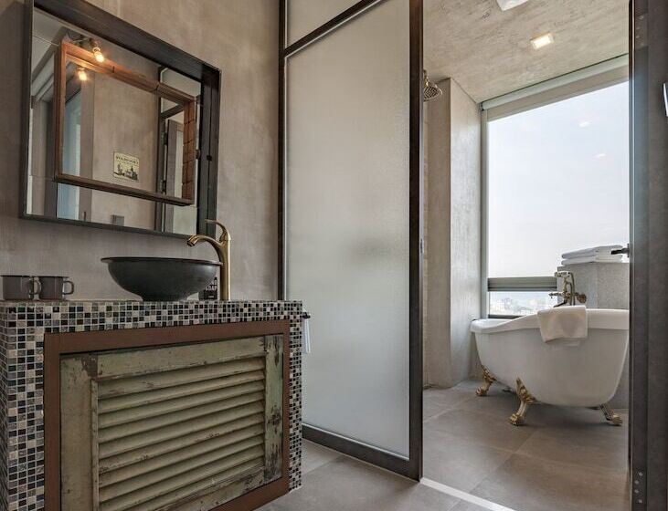 Escritório Estándar, Cappuccino