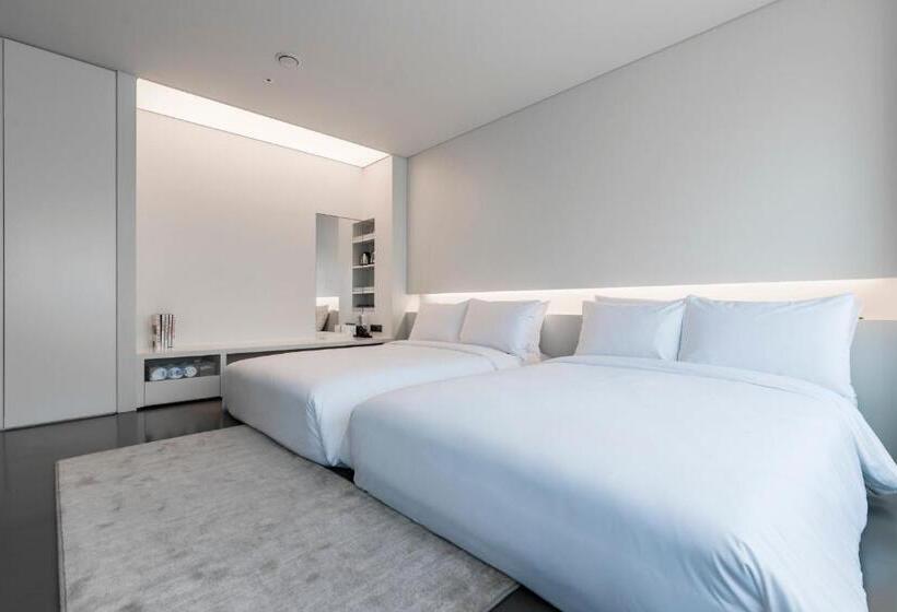 Escritório Estándar, Cappuccino