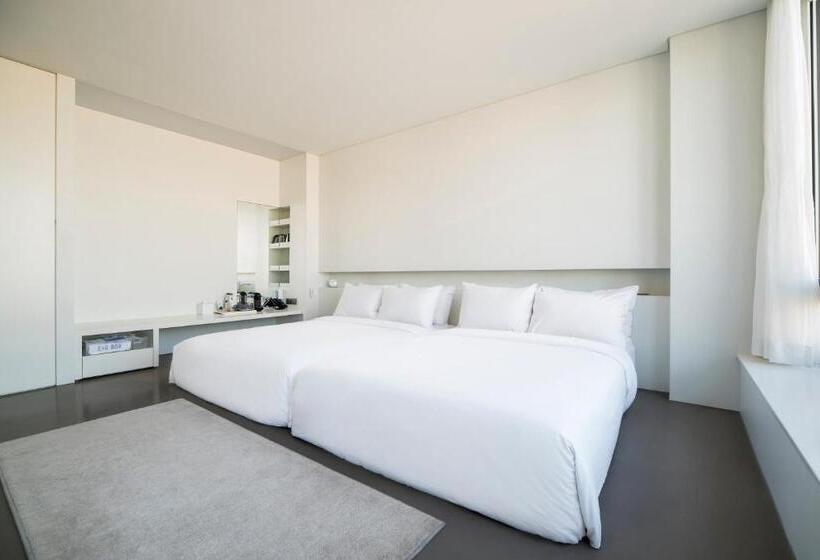 Escritório Estándar, Cappuccino