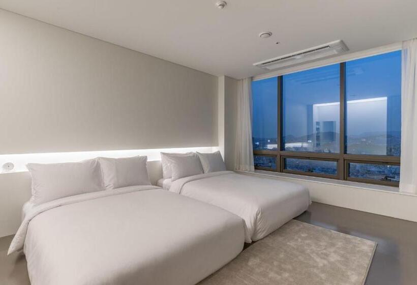 Escritório Estándar, Cappuccino