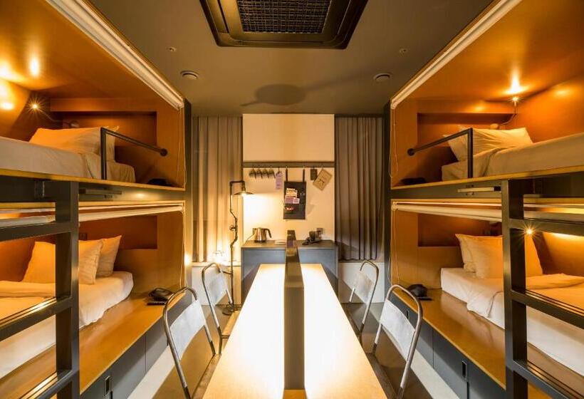 Quarto Quádruplo Estandar, Cappuccino