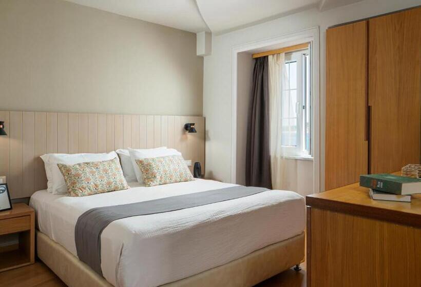 オーシャンビューのスーペリアトリプルルーム, El Greco