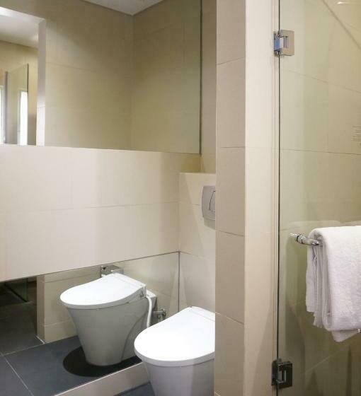 Estudio Estàndard, Ra Premiere Simatupang