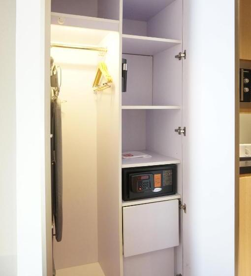 Estudi Deluxe, Ra Premiere Simatupang