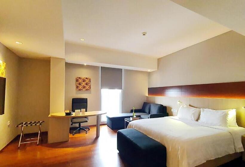 Estudi Executiu, Ra Premiere Simatupang