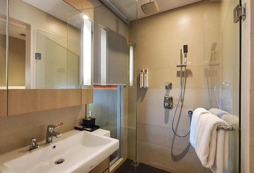 Exekutiv Studio, Ra Premiere Simatupang