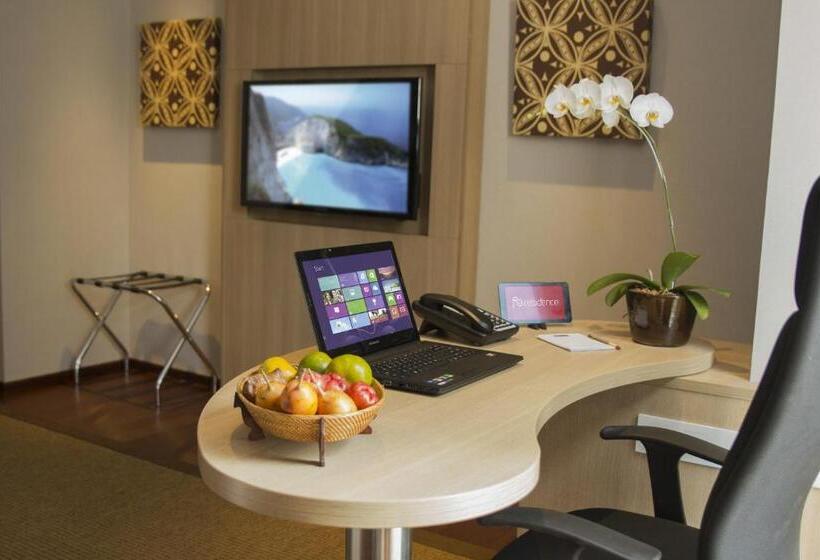 Estudi Executiu, Ra Premiere Simatupang