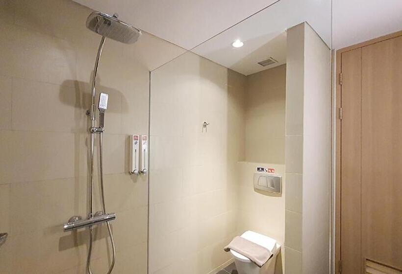 Suite Executiva, Ra Premiere Simatupang