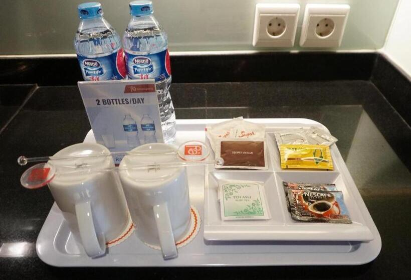 Executive Svit, Ra Premiere Simatupang