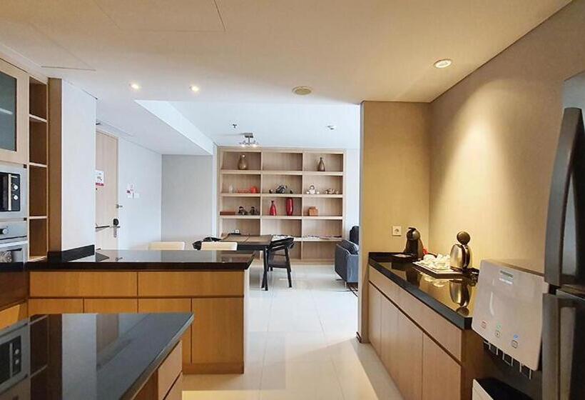 Suite, Ra Premiere Simatupang