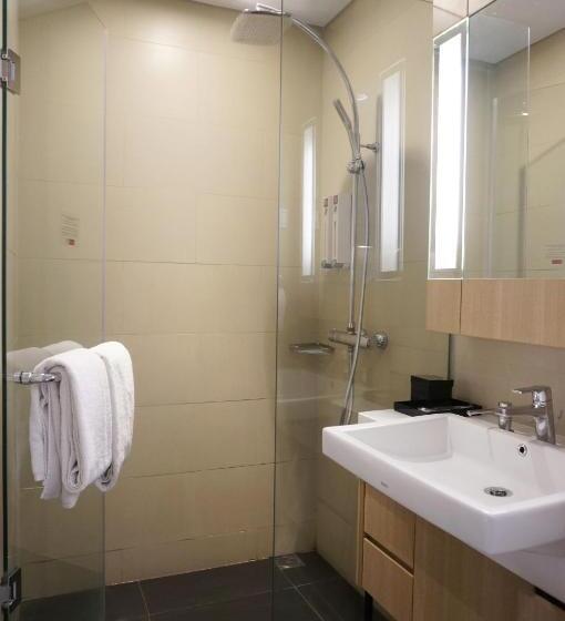 Habitació Deluxe, Ra Premiere Simatupang