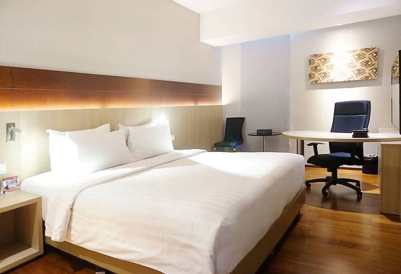Standard Studio, Ra Premiere Simatupang
