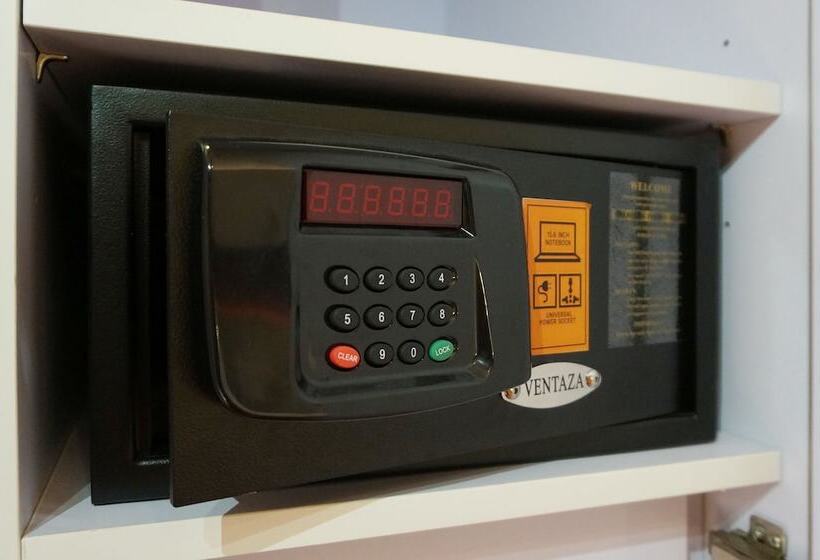 Habitació Deluxe, Ra Premiere Simatupang