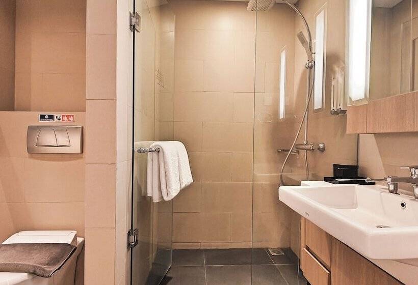 Habitació Deluxe, Ra Premiere Simatupang