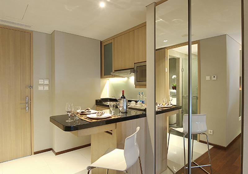 Estudi Executiu, Ra Premiere Simatupang