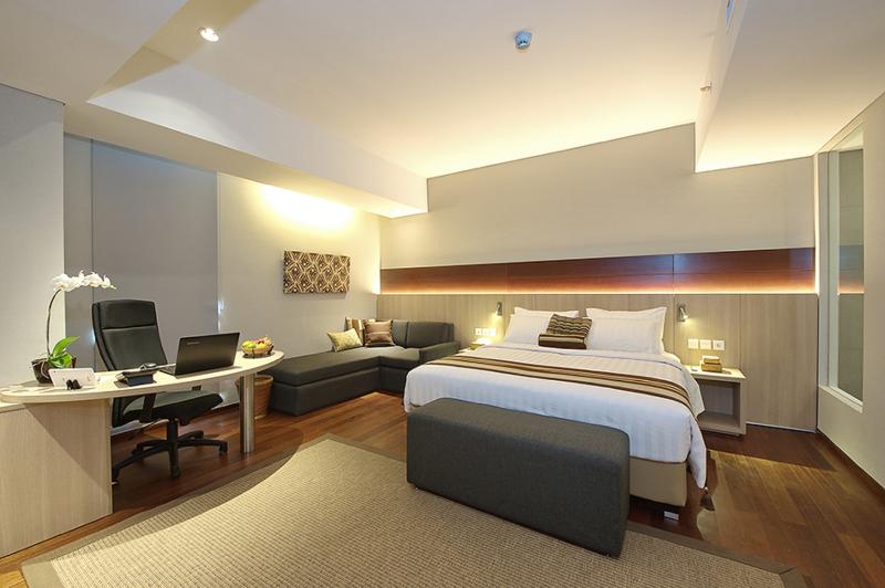 Exekutiv Studio, Ra Premiere Simatupang
