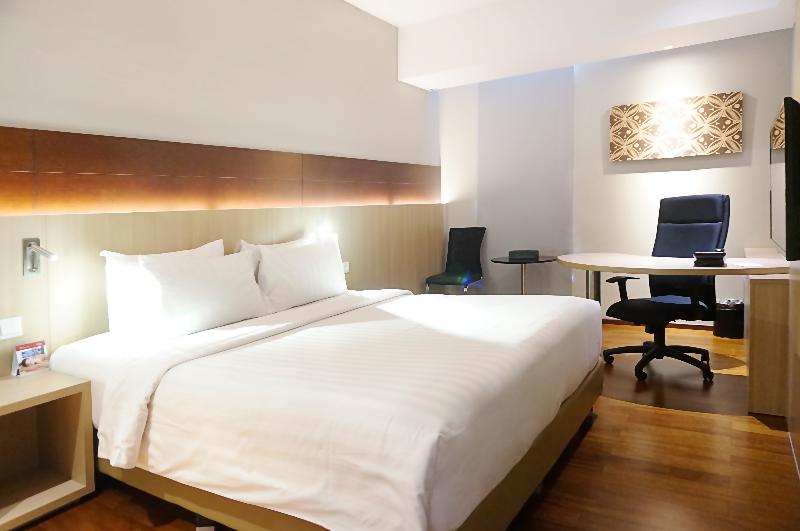 Standard Studio, Ra Premiere Simatupang