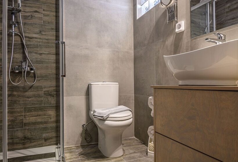 إستوديو قياسى, Thalassa Apartments