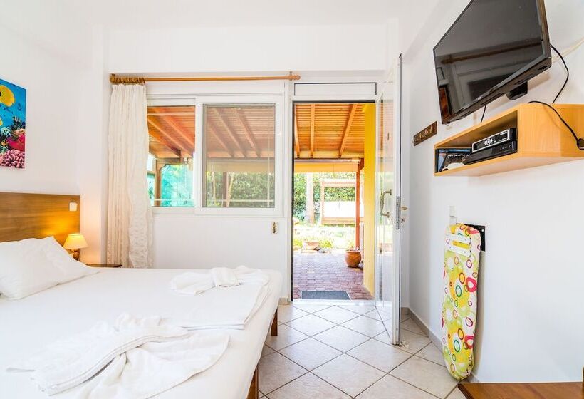 إستوديو قياسى, Thalassa Apartments