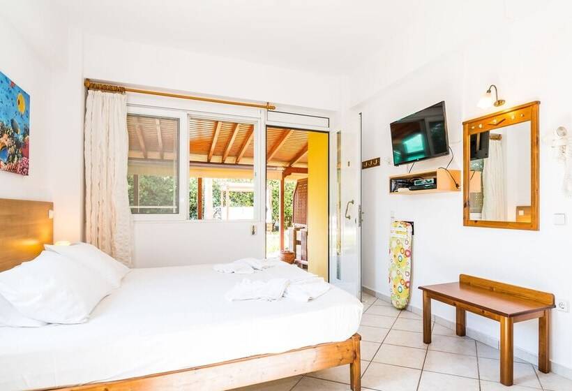 إستوديو قياسى, Thalassa Apartments