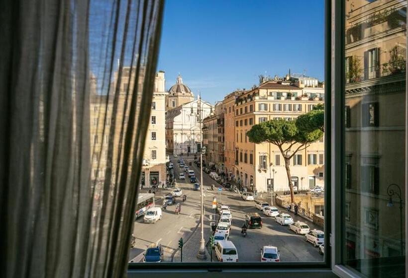 חדר דלוקס לשלושה, Little Queen Relais