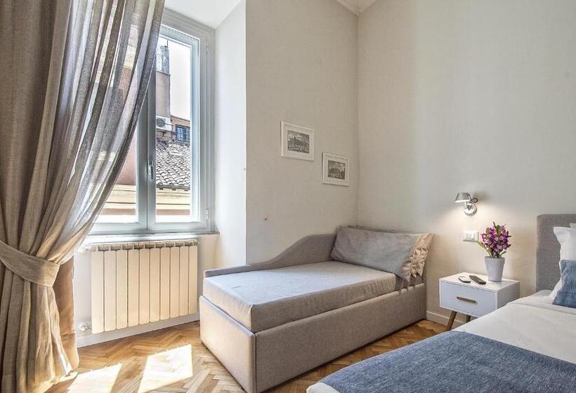 חדר דלוקס לשלושה, Little Queen Relais