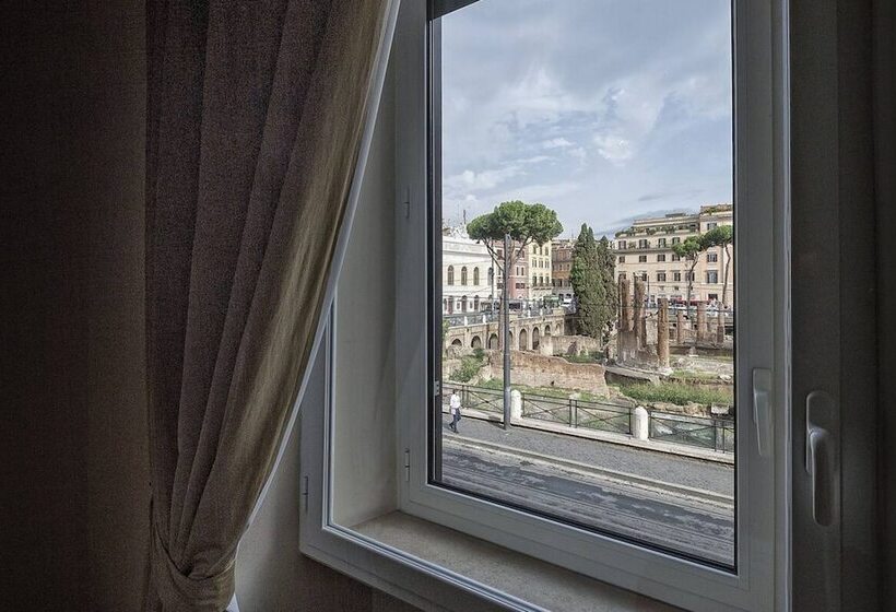 חדר דלוקס לשלושה, Little Queen Relais