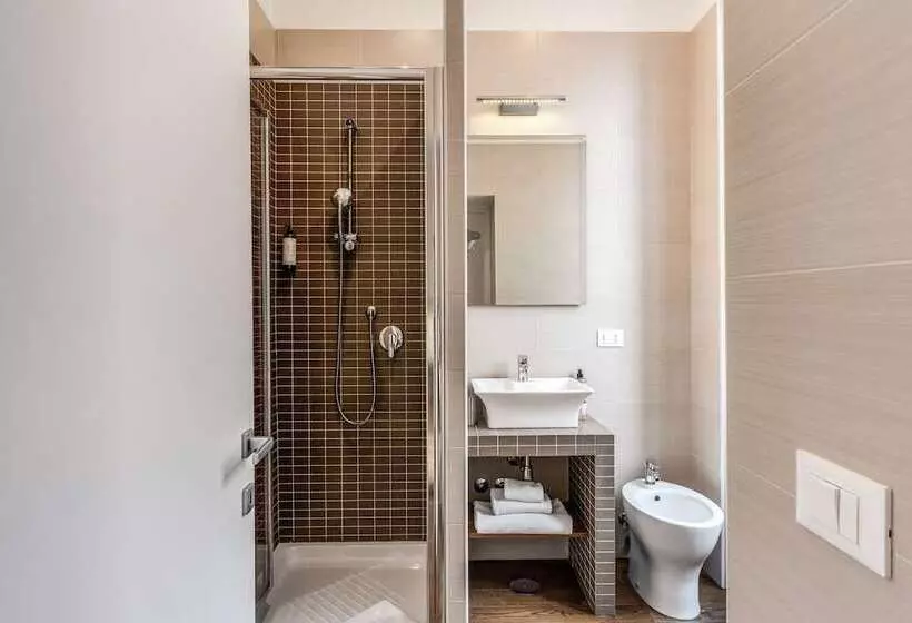 اتاق لوکس سه تخته, Little Queen Relais