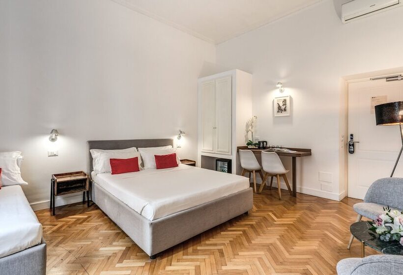 חדר דלוקס לשלושה, Little Queen Relais