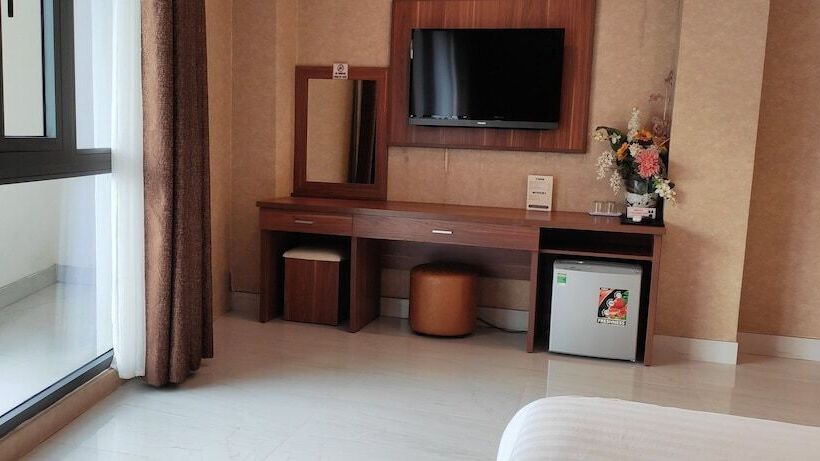 اتاق سوپریور, Hanz Huong Mai