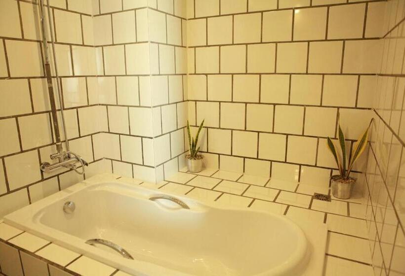 سوییت جونیور با بالکن, S Park Design