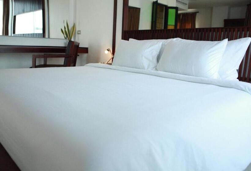 سوییت جونیور با بالکن, S Park Design