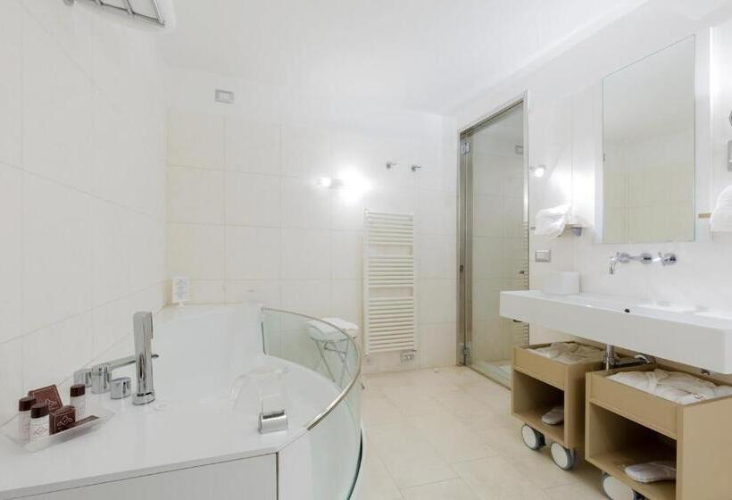 オーシャンビュージュニアスイート, Villa Piedimonte