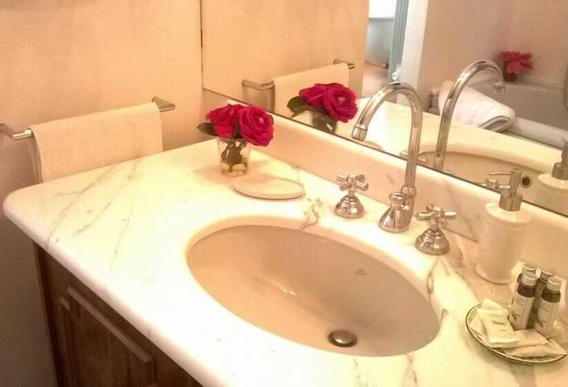 اتاق لوکس, Podere La Rondine