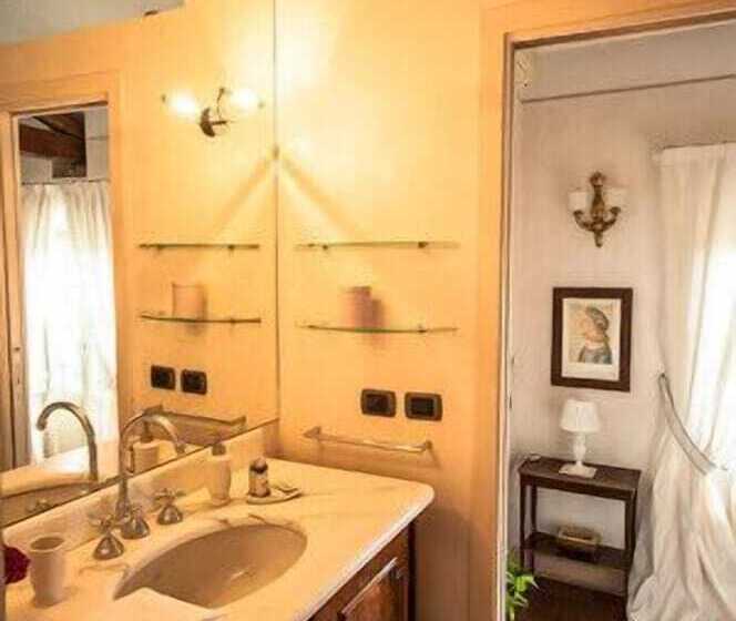 اتاق راحتی, Podere La Rondine