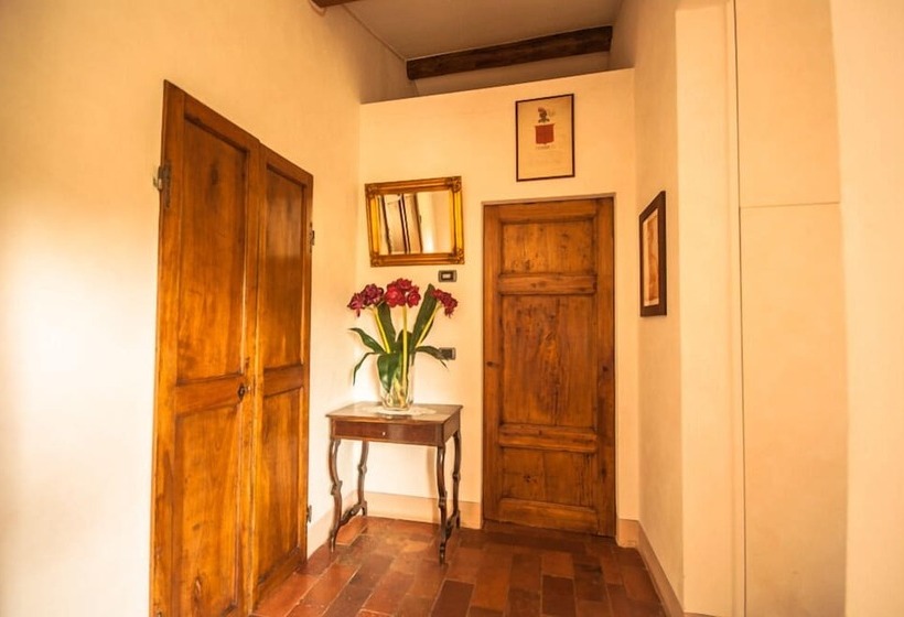 اتاق راحتی, Podere La Rondine