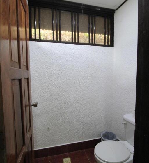 오두막, Discovery Island Resort