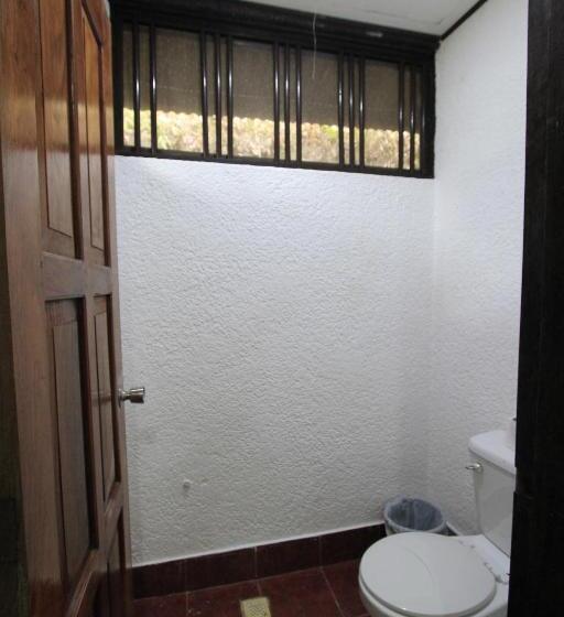 오두막, Discovery Island Resort