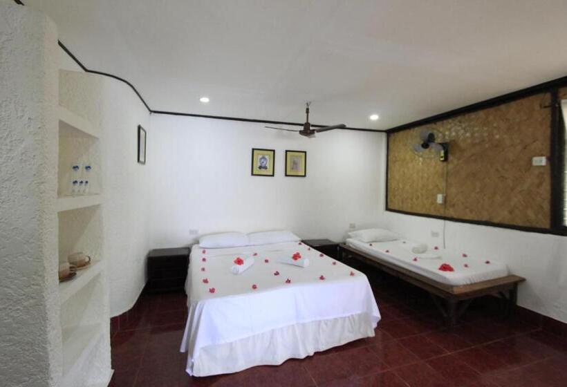 오두막, Discovery Island Resort