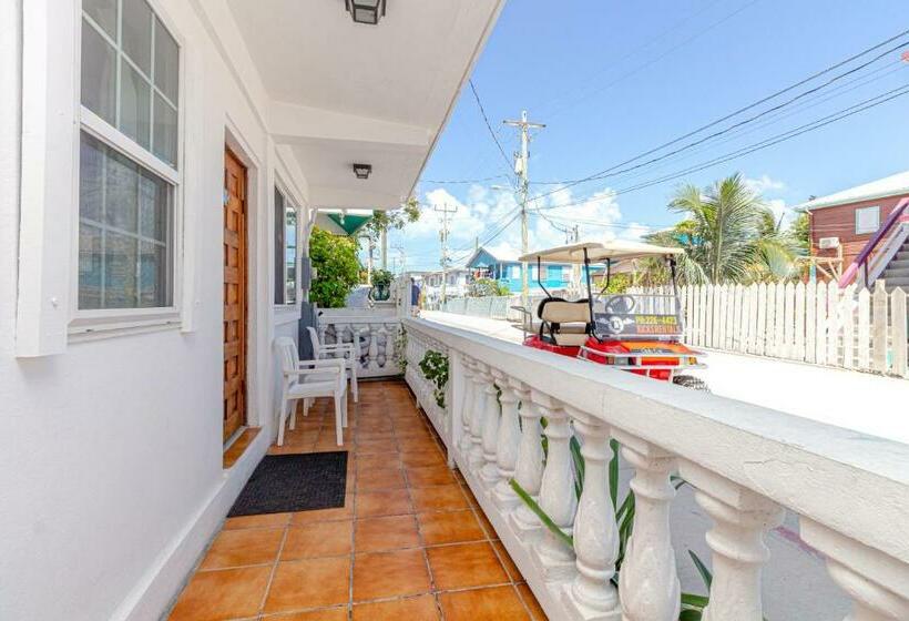 エコノミールーム, Blue Tang Inn