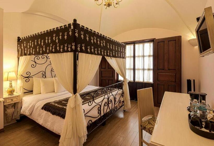 اتاق لوکس, Casona Maria