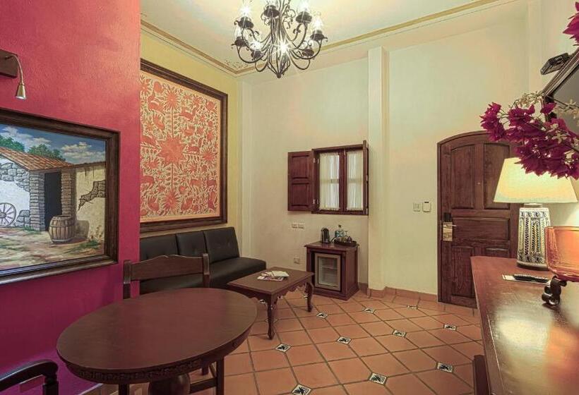 سوییت جونیور, Casona Maria