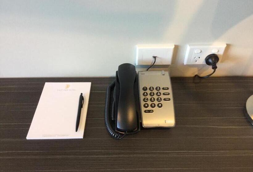 סוויטה, East Pier