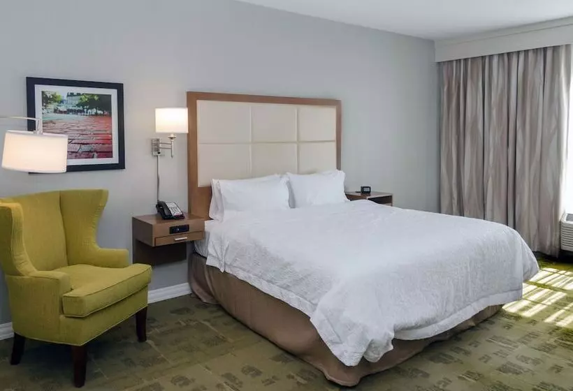 身障者適用キングサイズベッドルーム, Hampton Inn & Suites New Albany Columbus