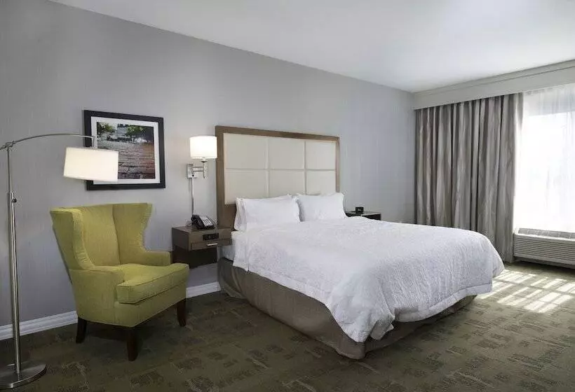 身障者適用キングサイズベッドルーム, Hampton Inn & Suites New Albany Columbus