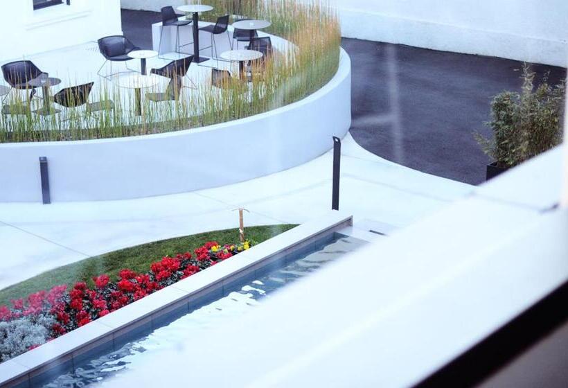 Номер Superior, In Situ